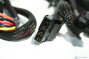 00061 SEASONIC PLATINUM  1KW XTREMEHARDWARE.COM